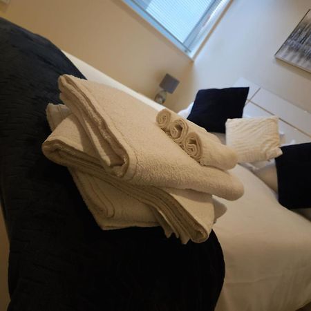 Comfy Spacious Apartment In Canary Wharf Londres Exterior foto