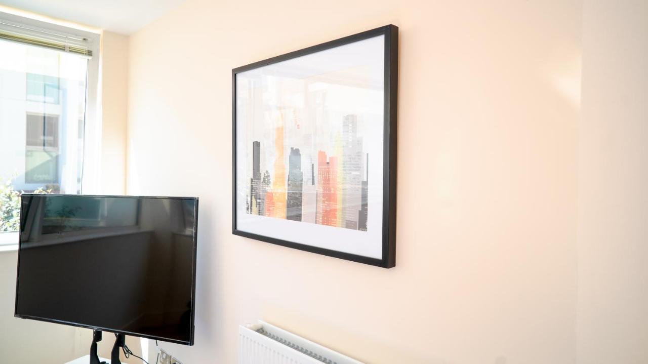 Comfy Spacious Apartment In Canary Wharf Londres Exterior foto