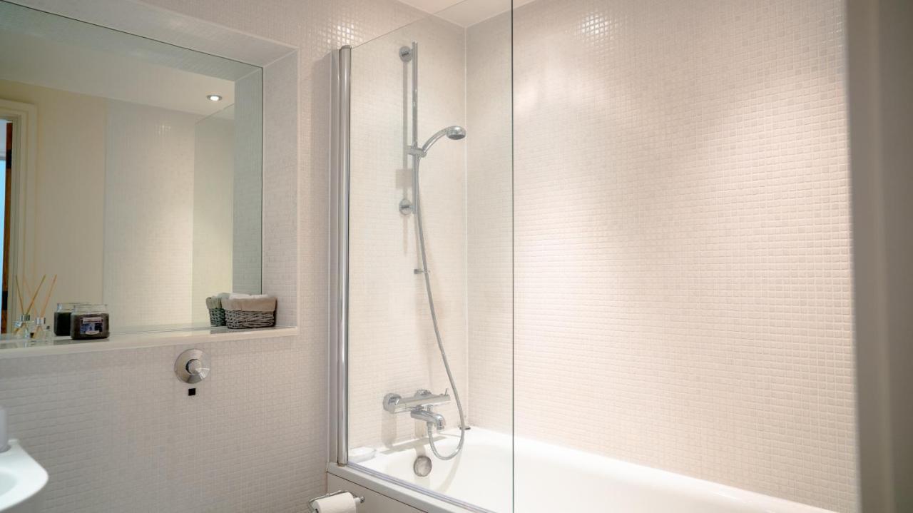 Comfy Spacious Apartment In Canary Wharf Londres Exterior foto