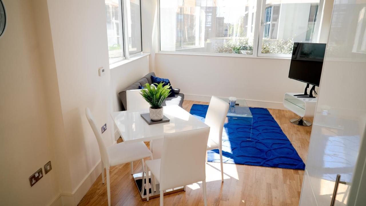 Comfy Spacious Apartment In Canary Wharf Londres Exterior foto