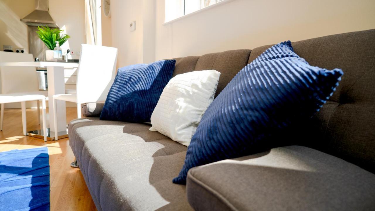 Comfy Spacious Apartment In Canary Wharf Londres Exterior foto